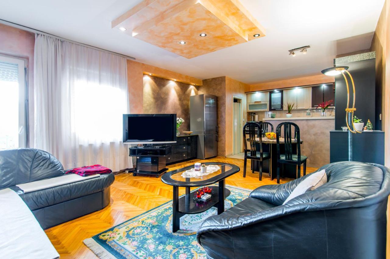 Apartment City Center โนวีซาด ภายนอก รูปภาพ