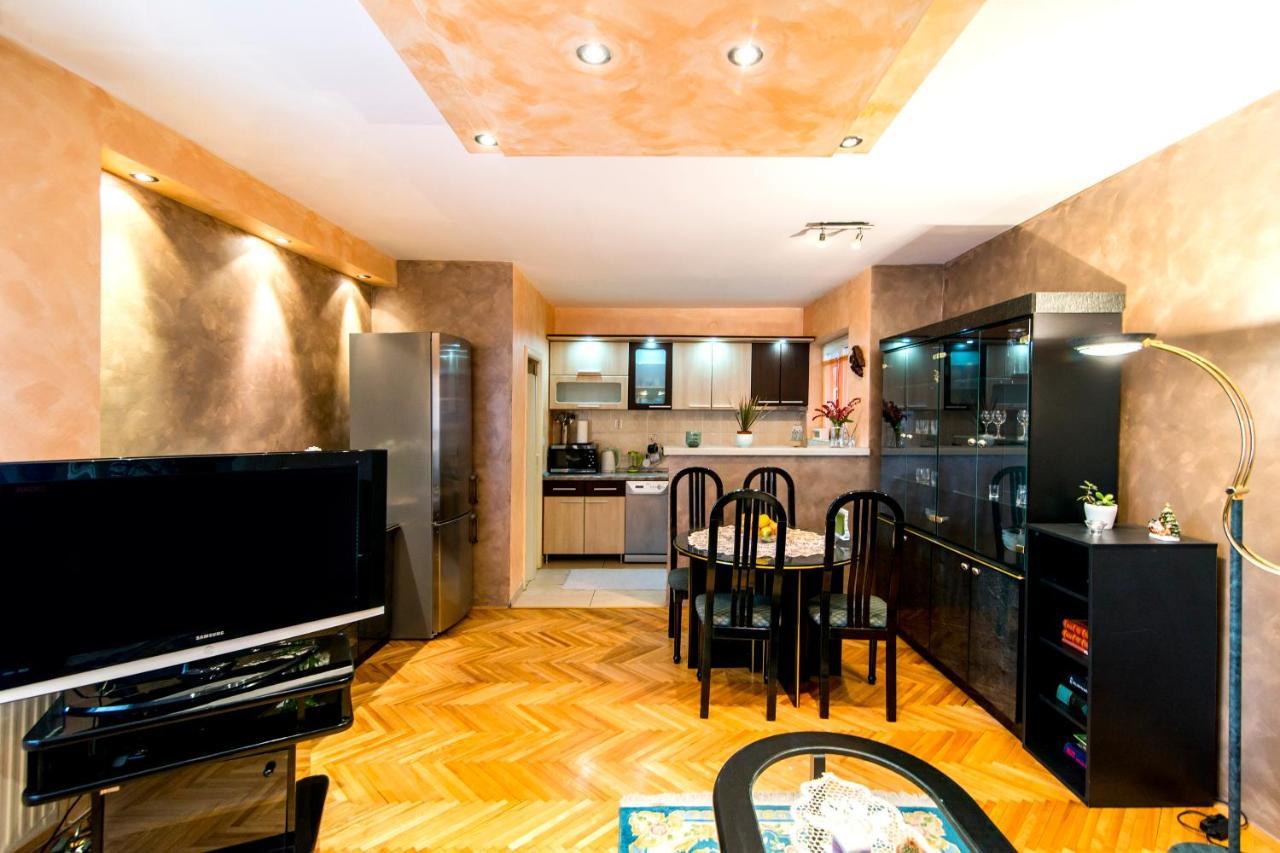 Apartment City Center โนวีซาด ภายนอก รูปภาพ